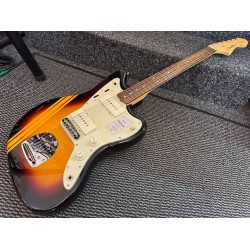 Fender Traditional 60s Jazzmaster 3-color sunburst 2025