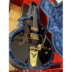 Acoustic & Electric Guitar Guitare Acoustique & Électrique Akustik- & E-Gitarre Fender Gibson Martin Taylor PRS Yamaha Gretsch I