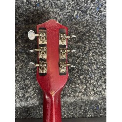 Acoustic & Electric Guitar Guitare Acoustique & Électrique Akustik- & E-Gitarre Fender Gibson Martin Taylor PRS Yamaha Gretsch I