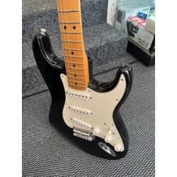 Fender Stratocaster Standard Made in Mexico. Son Crystallin.