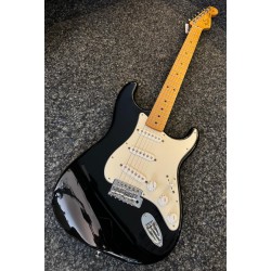 Fender Stratocaster Standard Made in Mexico. Crystalline Sound.