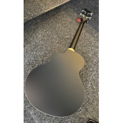 Ortega Electroacoustic Bass avec Cutaway Style et Profondeur
